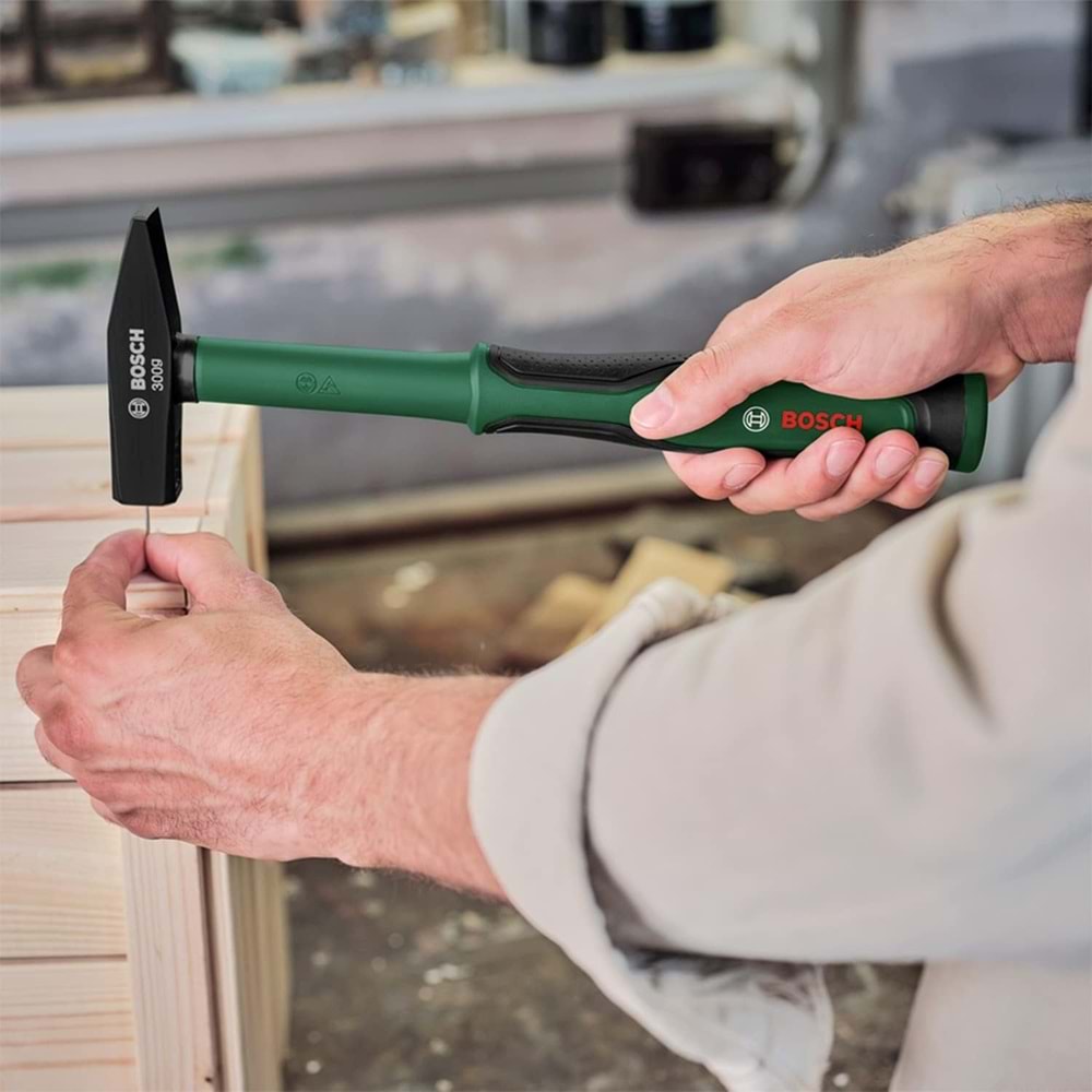 Bosch Home and Garden Çekiç 300g 1600A027PH (BU ÜRÜN OUTLETTİR)