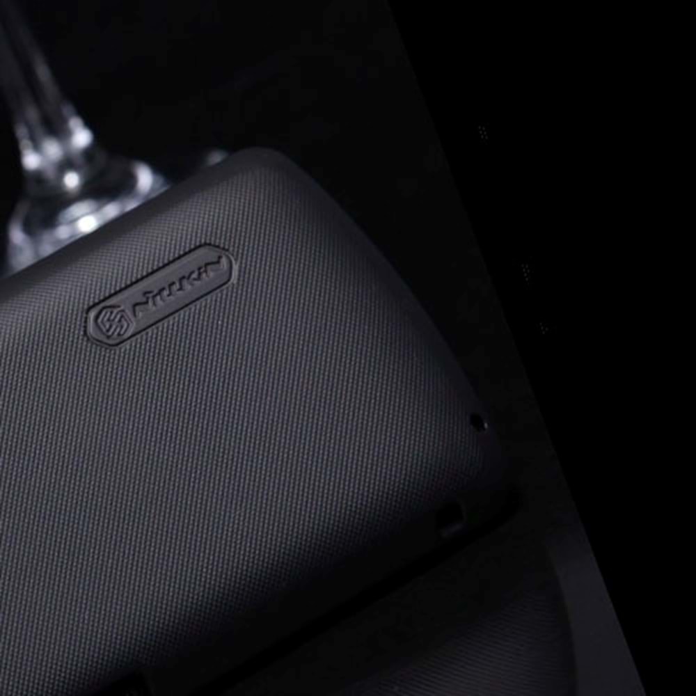 Sony Xperia Neo L Nillkin Marka Sert Kauçuk Kılıf - Siyah Renk