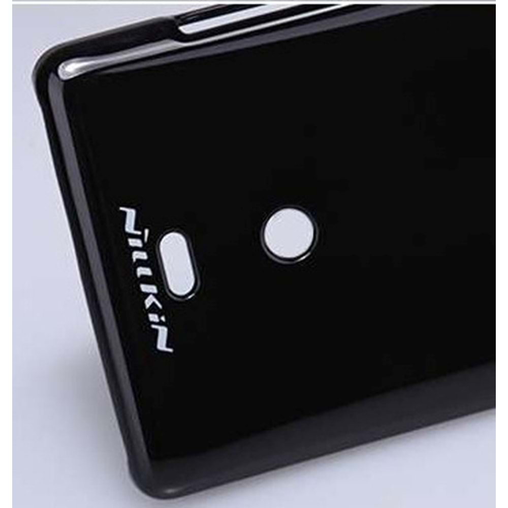Sony Xperia T LT30p Nillkin Marka Parlak Sert Kauçuk Kılıf - Siyah