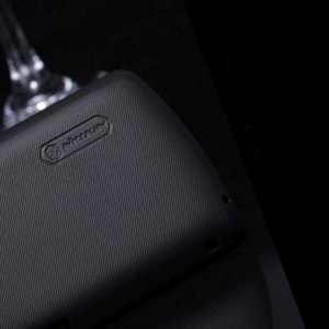 Sony Xperia Neo L Nillkin Marka Sert Kauçuk Kılıf - Siyah Renk