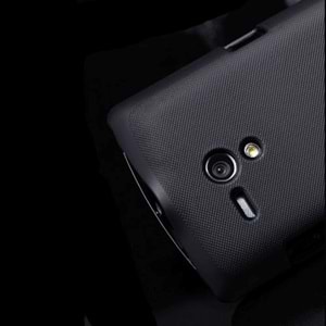 Sony Xperia Neo L Nillkin Marka Sert Kauçuk Kılıf - Siyah Renk